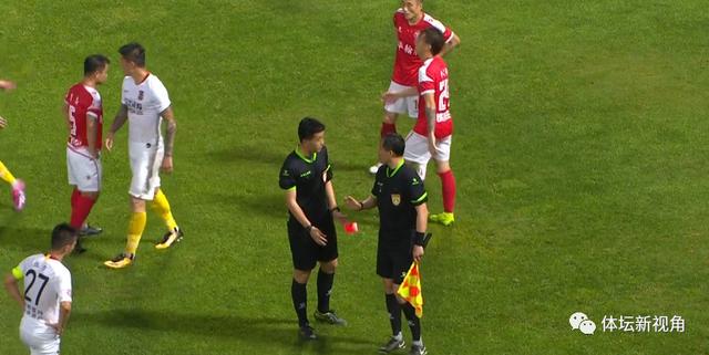  朗斯主场球迷冲突事件，俱乐部遭足协严厉处罚  